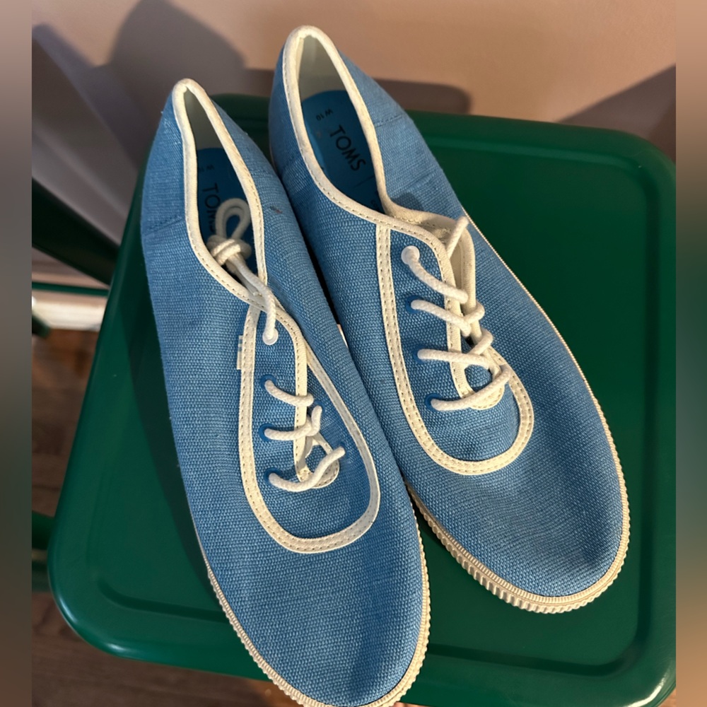 Toms Lace Up Sneakers- Blue
